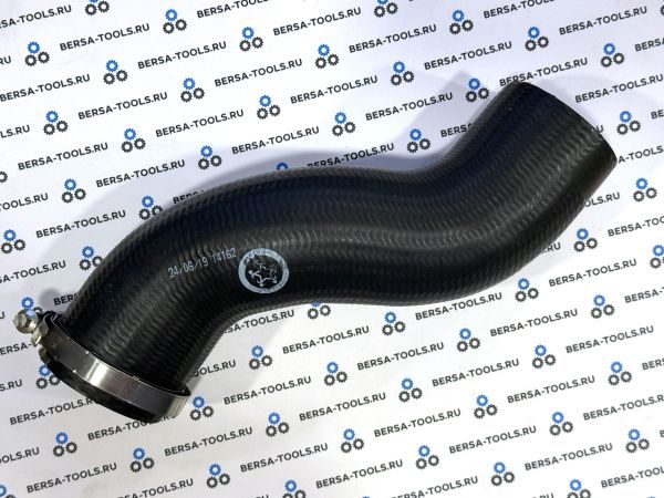 Патрубок трубопровода наддувочного воздуха BMW F30, F31, F35, F20, F21 (13717597588)