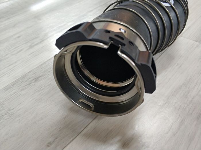 Патрубок системы турбонаддува BMW E90, E91, E92, E93, E84 (11618513288)