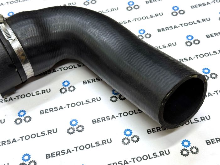 Нижний патрубок трубопровода наддувочного воздуха BMW E60, E61 (11617790090)