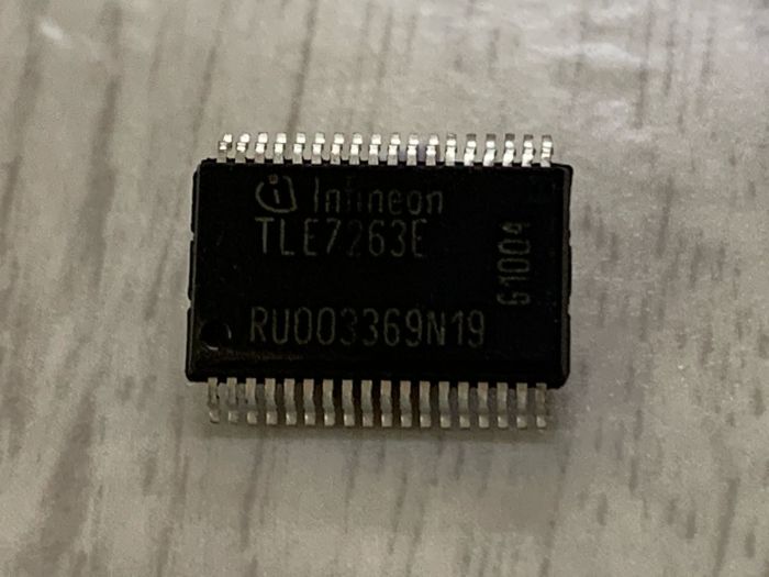 Микросхема Infineon TLE7263E