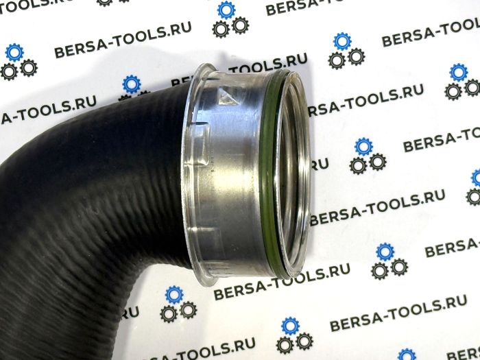 Нижний патрубок трубопровода наддувочного воздуха BMW E83 (11613415784)