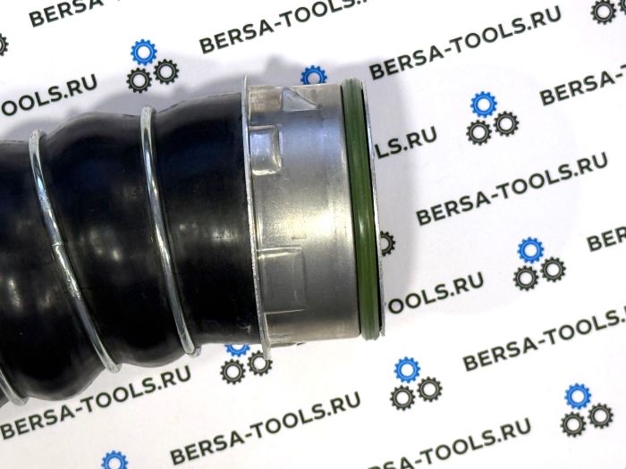 Патрубок трубопровода наддувочного воздуха BMW E90, E91 (11617795304)