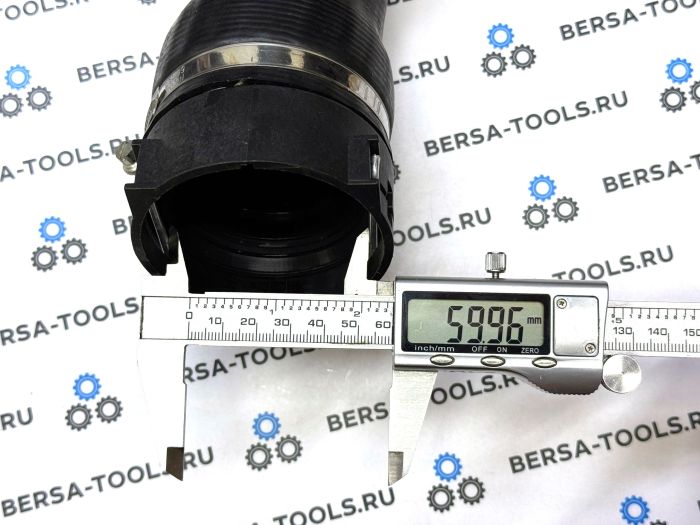 Нижний патрубок трубопровода наддувочного воздуха BMW E60, E61 (11617790090)