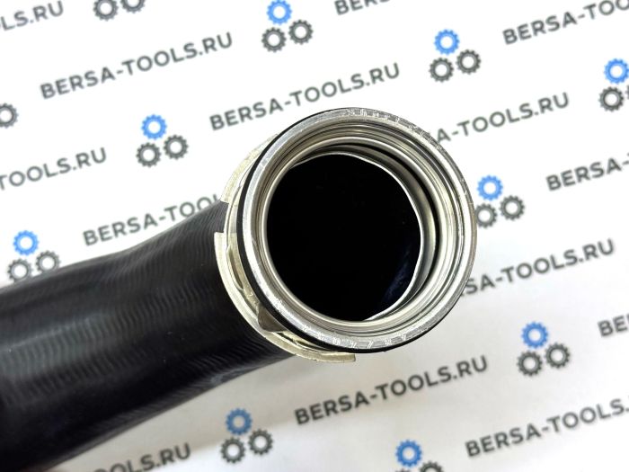 Нижний патрубок трубопровода наддувочного воздуха BMW E46 (11617793893, 11617799399, 11617797702)