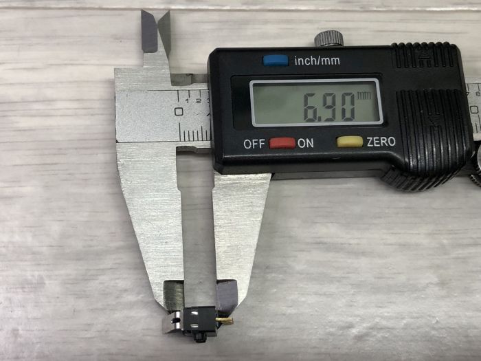 Микропереключатель дверного замка VAG (D2HW-EL291H-A515-AQ)