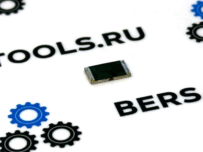 Чип SMTR0056 блока управления стояночным тормозом BMW X5 (E70) и X6 (E71)