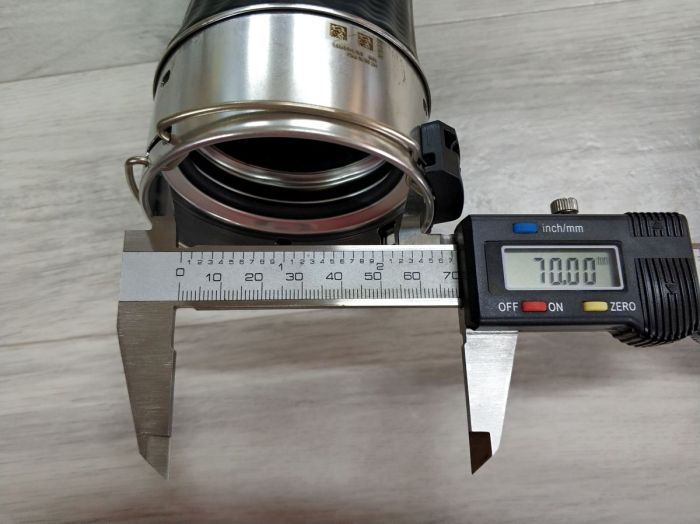 Патрубок системы турбонаддува BMW F20, F21, F22, F23, F30, F31, F34, F35, F32, F33, F36, F25, F26 (13717597591)