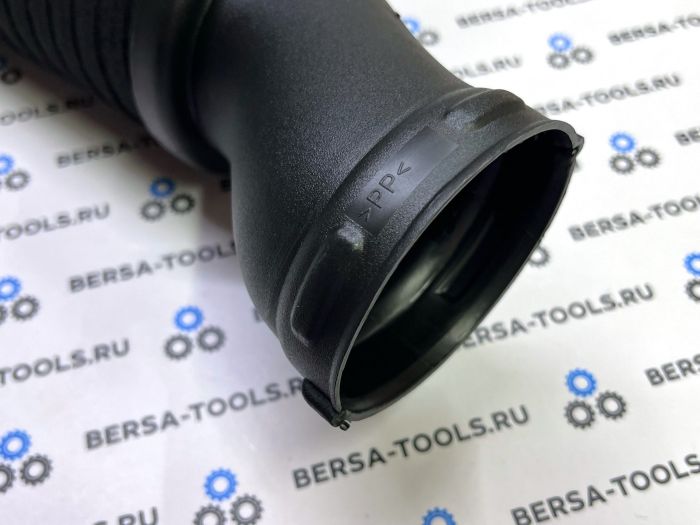 Патрубок воздушного фильтра Mercedes-Benz ЛЕВЫЙ (A2780902582)