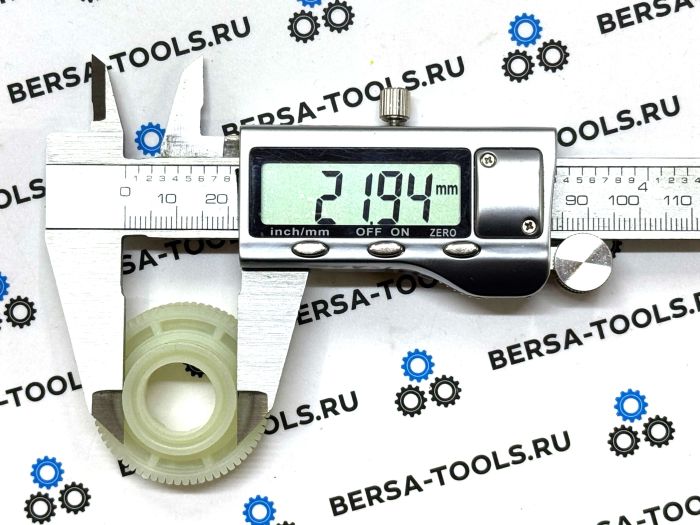 Шестерня моторчика люка Toyota RAV 4