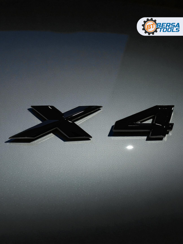 Эмблема пластиковая BMW X4 черный 15х3 см