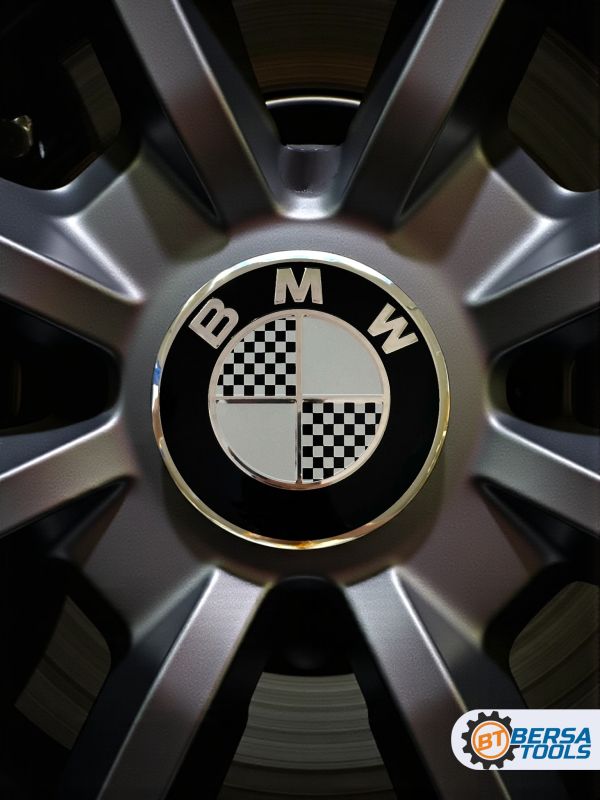 Наклейки на колесные диски, 56 мм, BMW шахматы (5 шт)