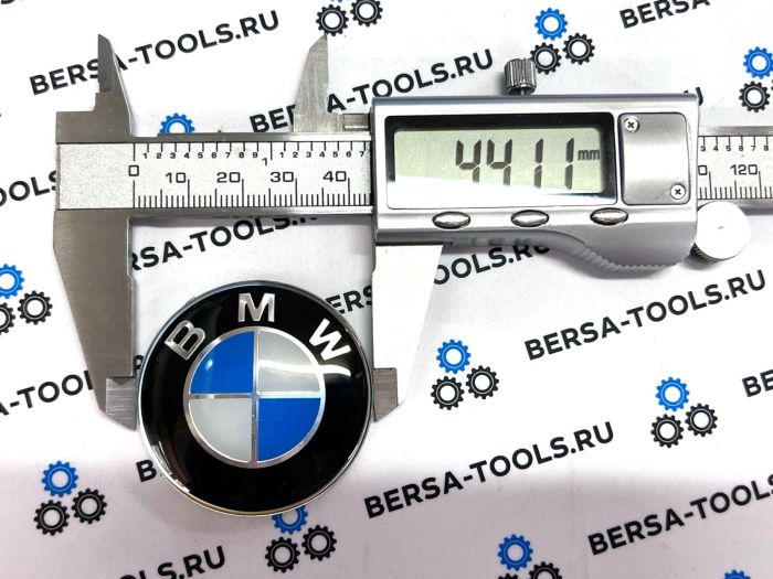 Эмблема в руль BMW (44 мм), классический логотип, бело-голубой цвет