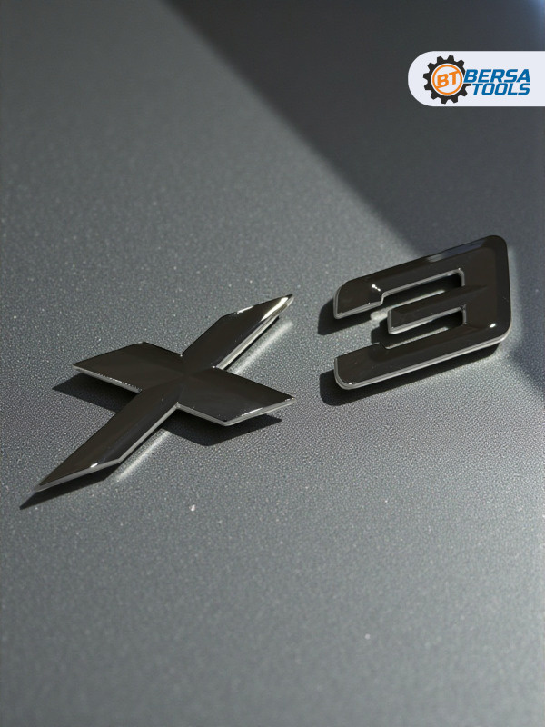 Эмблема пластиковая BMW X3 серебро 15х3 см