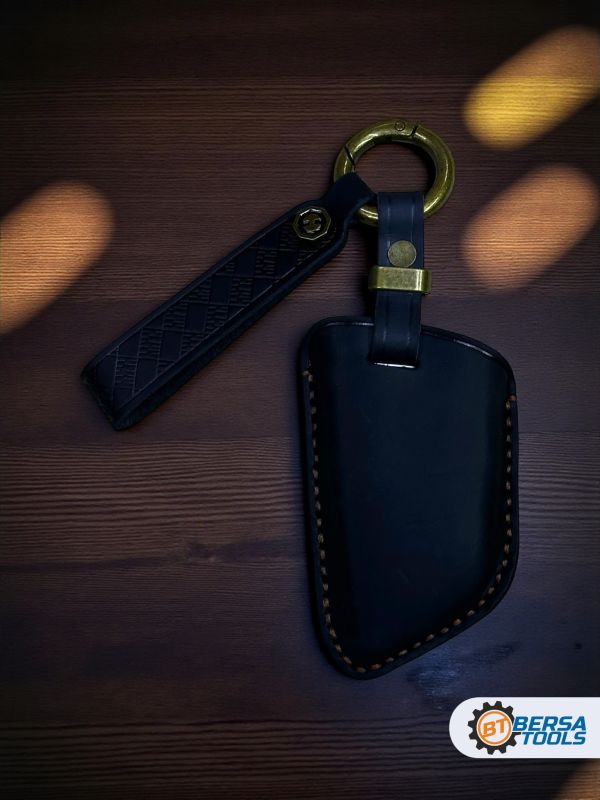 Кожаный чехол для смарт-ключа BMW черного цвета