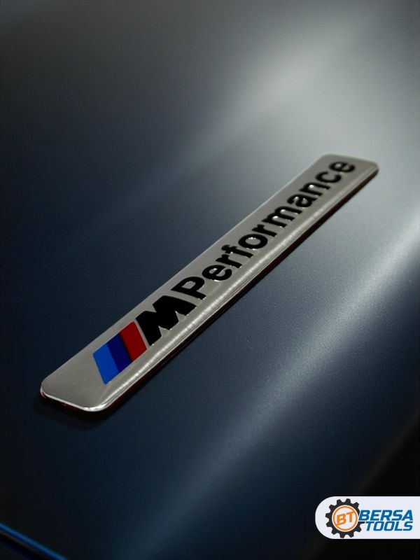 Шильдик наклейка M-Performance, 8.5 х 1.2 см, серебро