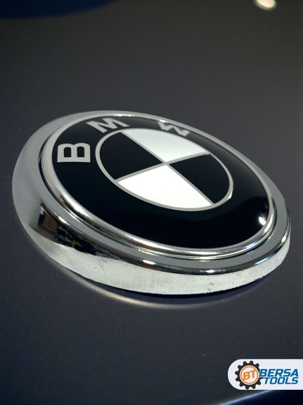 Эмблема BMW черно-белая (51147294465) 99 мм