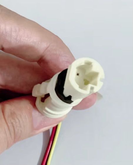 Разъем переднего датчика ABS 2-контактный (4‑962717‑1, 4‑963505‑1, 1 393 748 04)