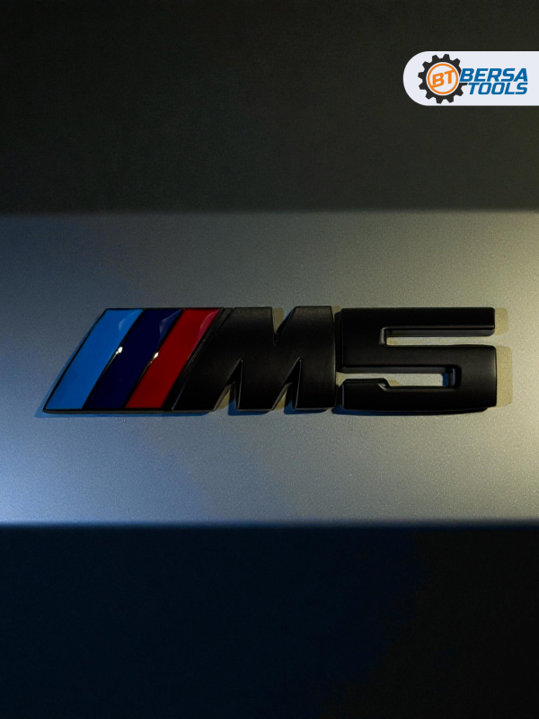 Эмблема металл BMW M5 черный 8.5 см