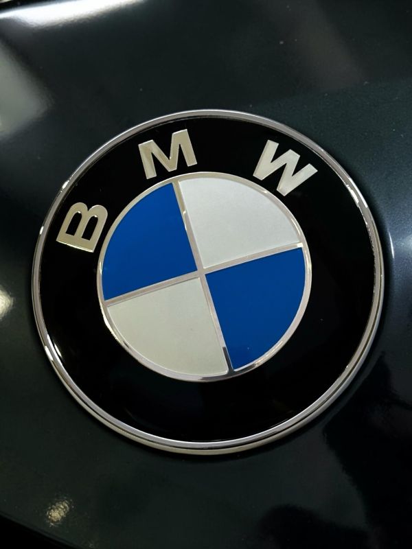 Эмблема BMW 78 мм (51141970248) сине-белая