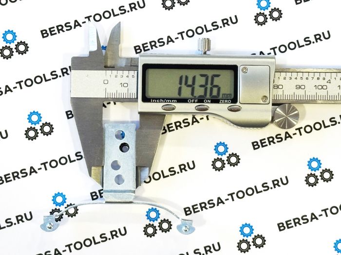 Металлические зажимы/кронштейны направляющих люка BMW 3 серии E46 (54138246025)