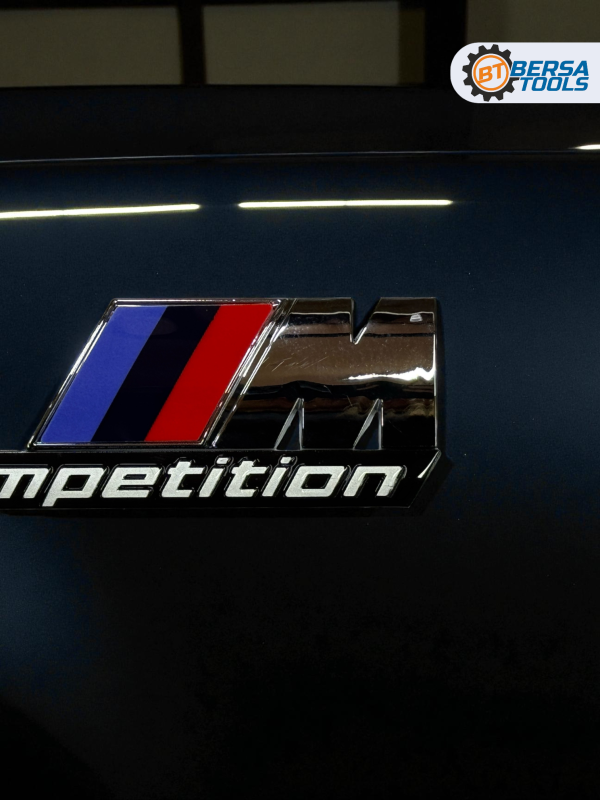 Эмблема пластиковая BMW X3 M Competition хром