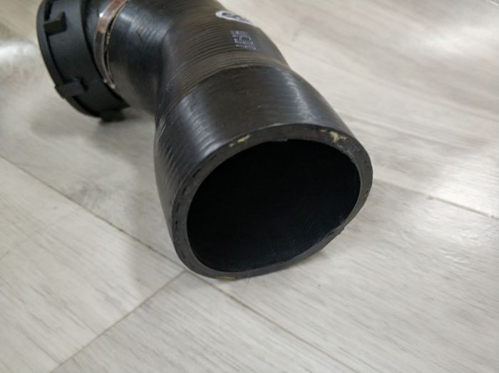 Патрубок системы турбонаддува BMW E60, E61 (11617796294)