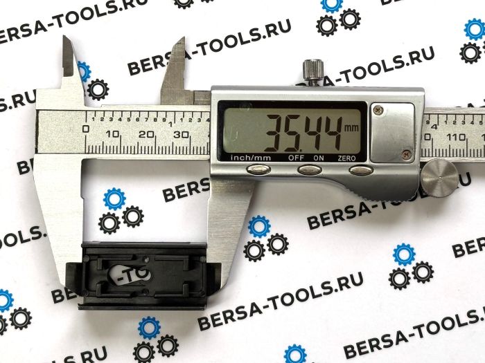 Клипсы накладки (левый и правый) для MERCEDES-BENZ Vito W638 (A6389840961, A6389840861)