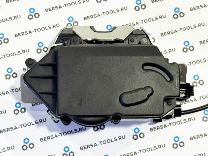 1647400735 door lock actuator
