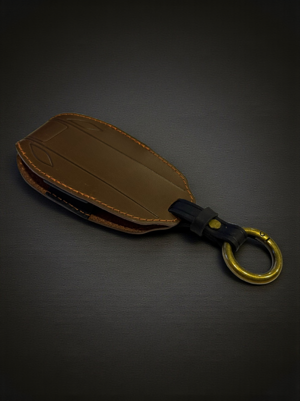 Кожаный чехол для смарт-ключа BMW коричневый