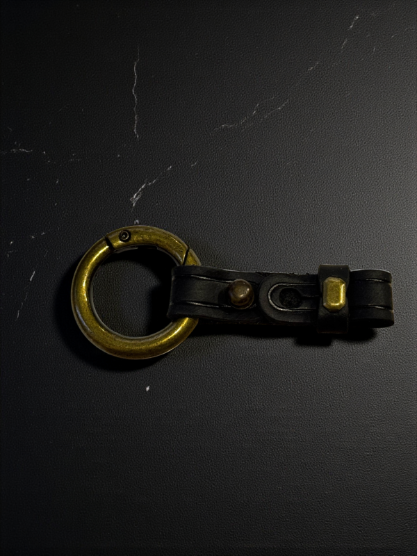 Кожаный чехол для смарт-ключа BMW красный