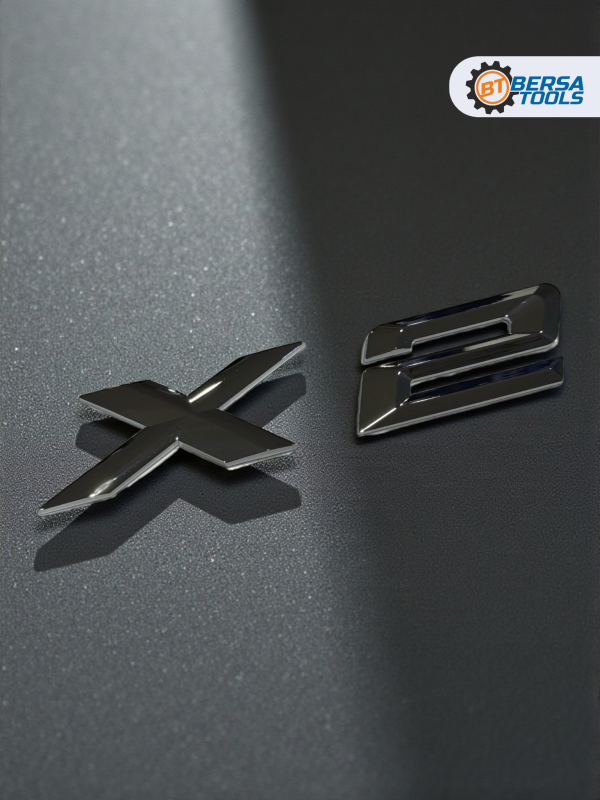 Эмблема пластиковая BMW X2 серебро 15х3 см