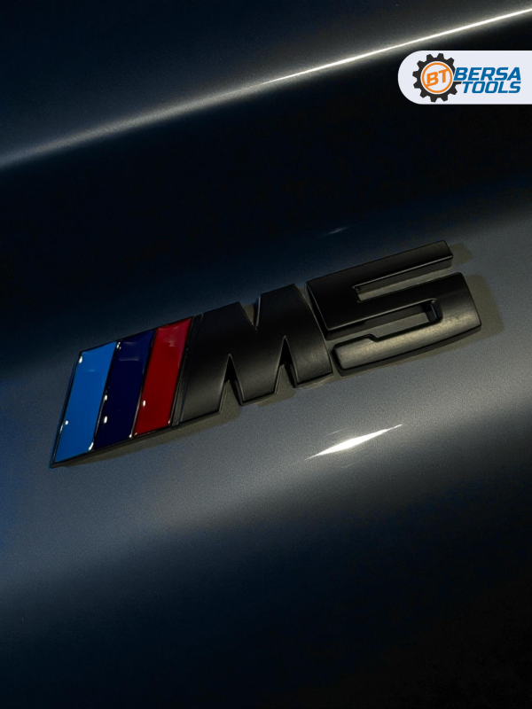 Эмблема металл BMW M5 черный 13 см